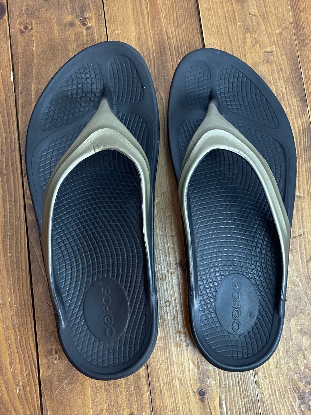 Oofos oolala Womens luxe sandals latte color size 9